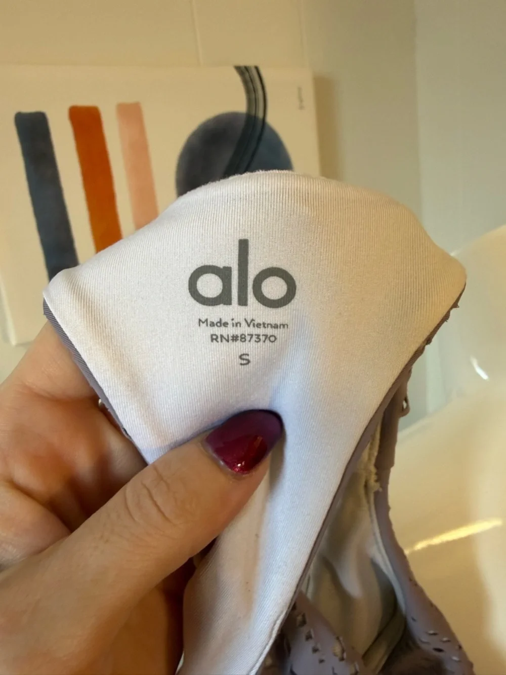 Alo Yoga Laser Cut Sports Bra — Size Small — Lavender Grey — Medium Support - Picture 4 of 4